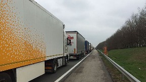 Kamioni na Horgošu pet sati